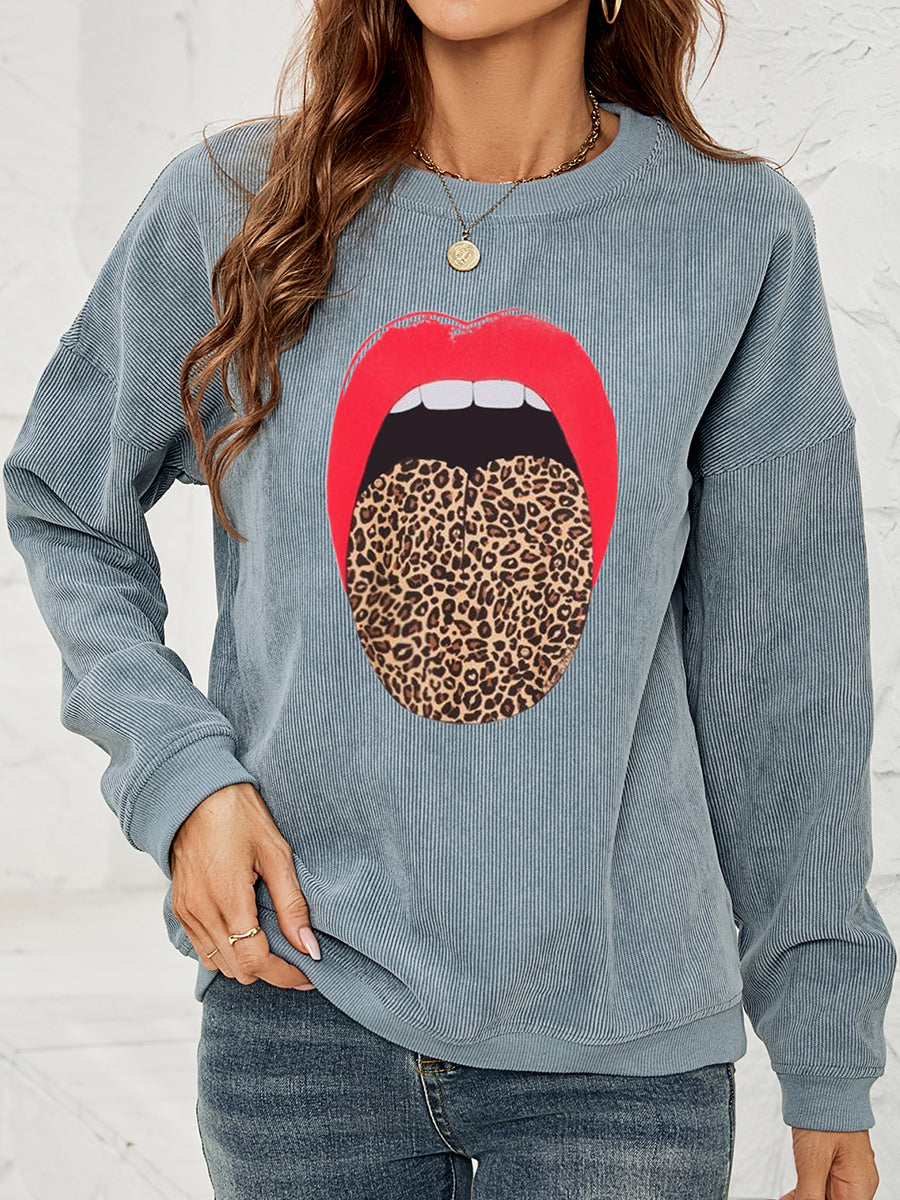 Round Neck Dropped Shoulder MAMA Graphic Sweatshirt