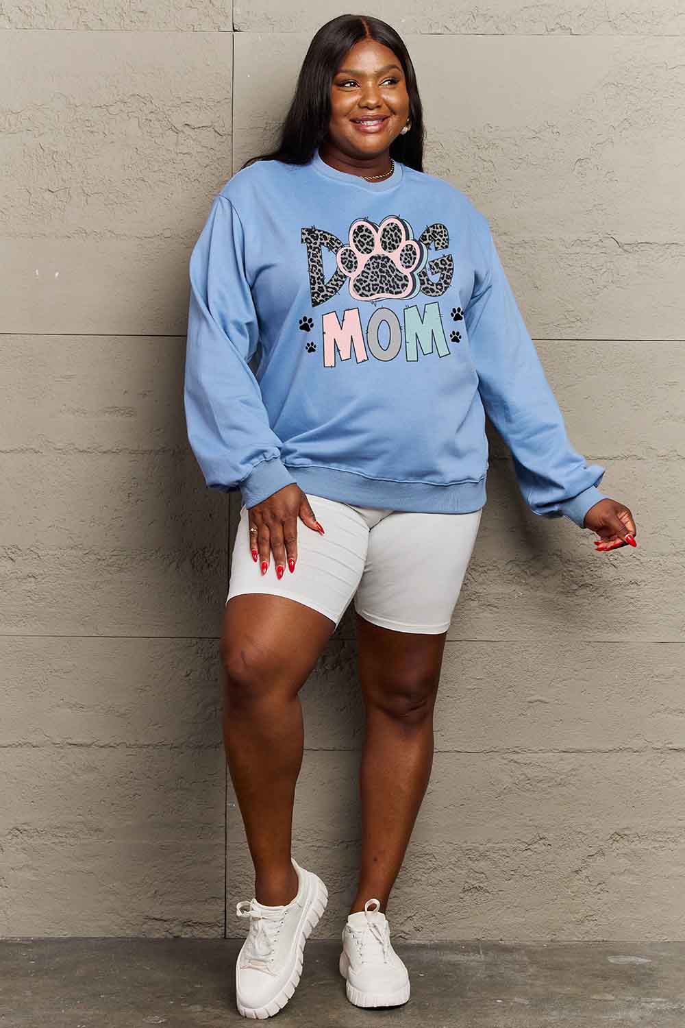 Full Size DOG MOM Graphic Sweatshirt