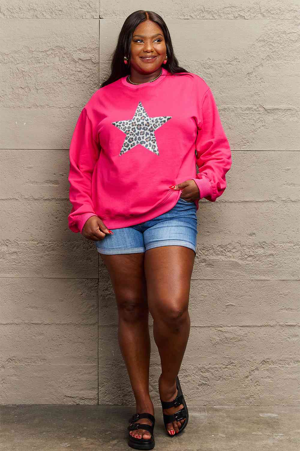 Full Size Leopard Star Graphic Sweatshirt