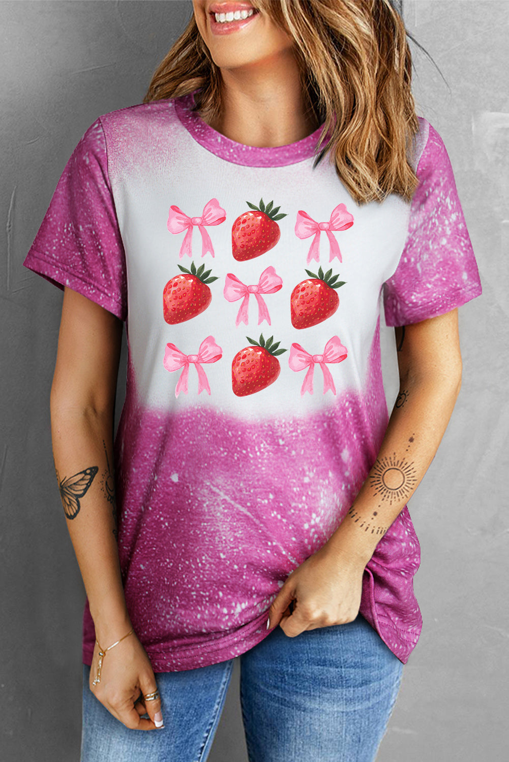 Strawberry Round Neck Short Sleeve T-Shirt