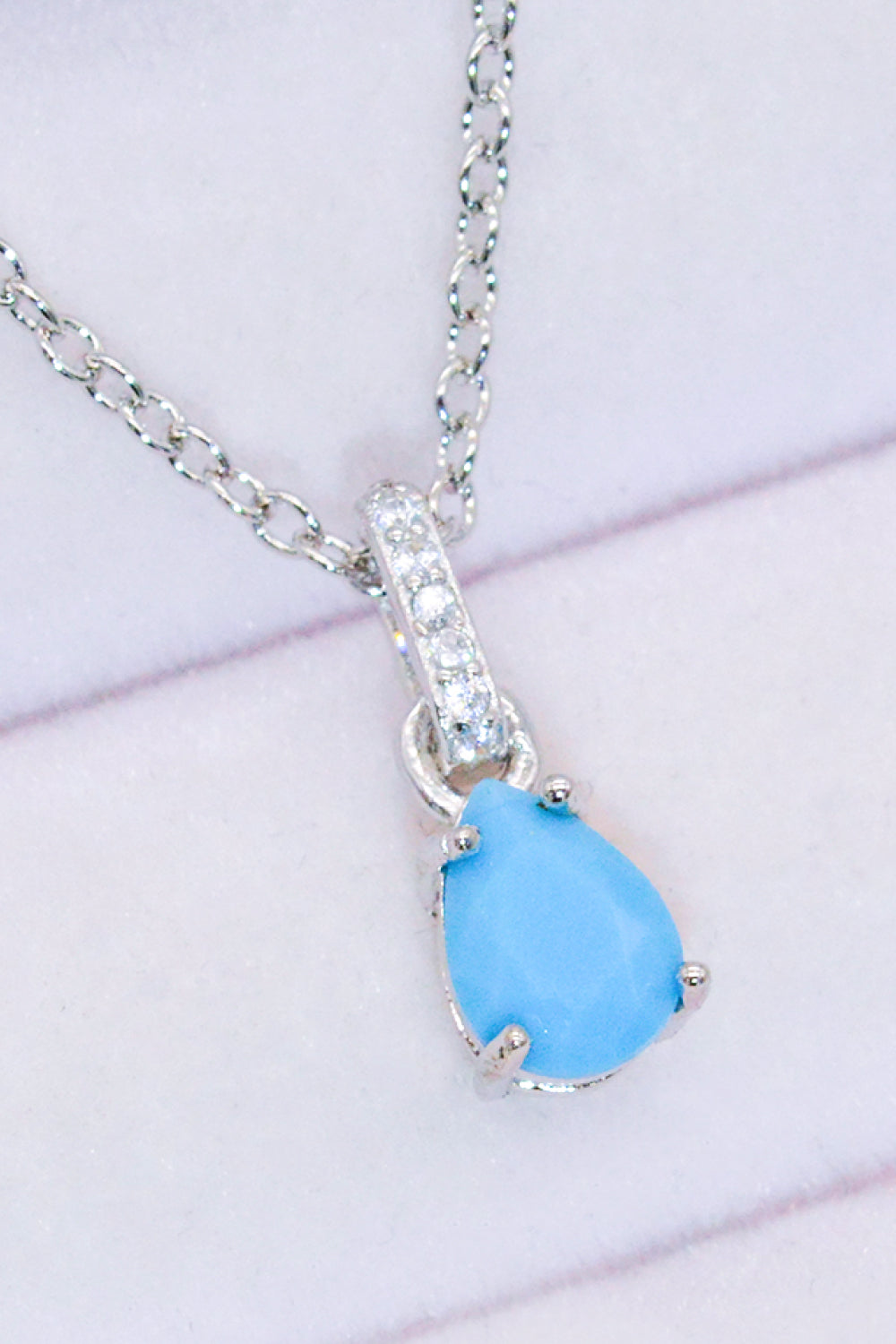 Jerry's Apparel Chain Necklaces Teardrop Turquoise 4-Prong Pendant Necklace